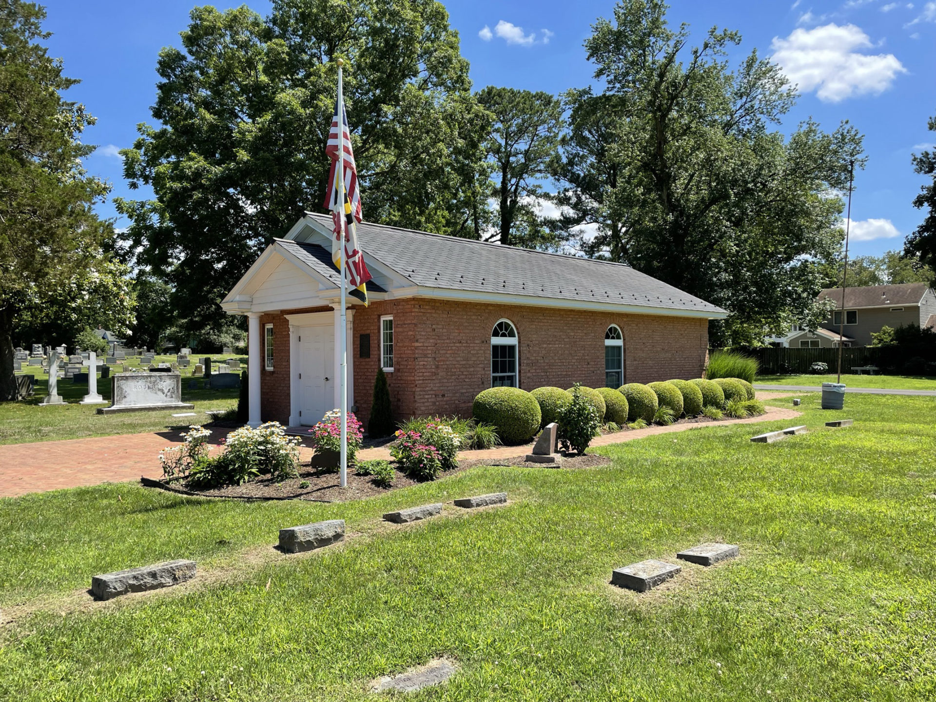 Small brick building at the Parsons Cemetery